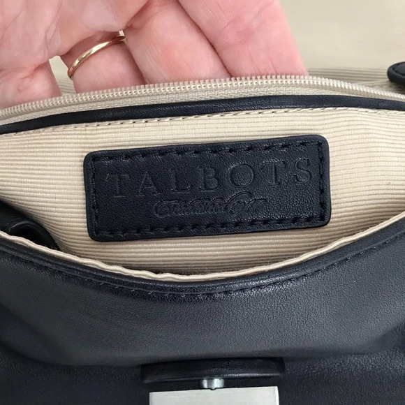 Talbots Quilted Leather Classic Clutch Shoulder Bag Silver Chain Hardware - Picture 13 of 14